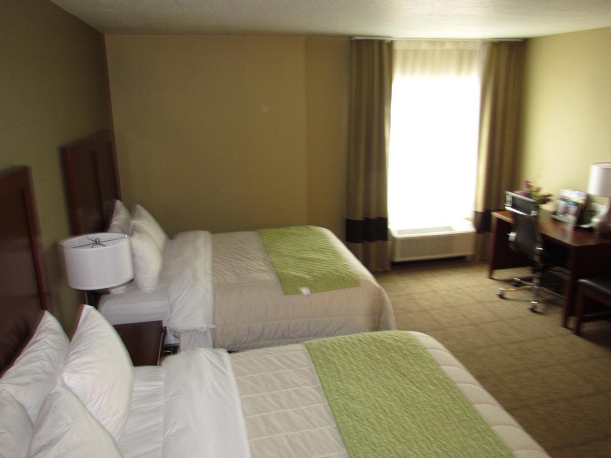 Hotel Heartland And Wheatland